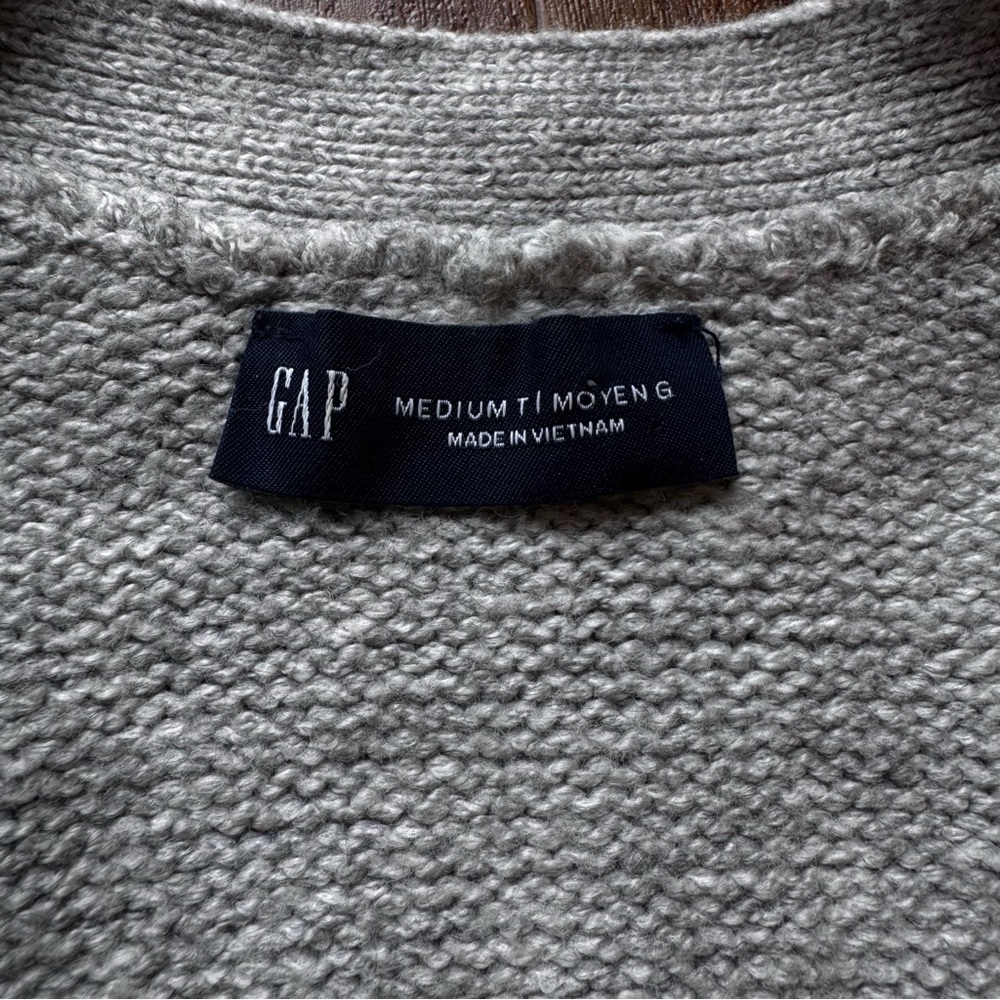 GAP Medium Tall Grey Knit Cardigan Wide Sleeve Button Front Sweater Pockets - Picture 6 of 7